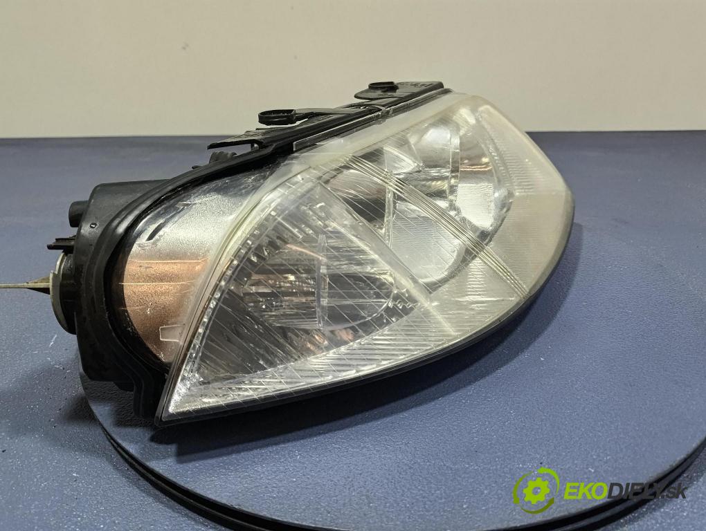 Vw Passat 2005 Reflektor: v pravo: 441-1180R