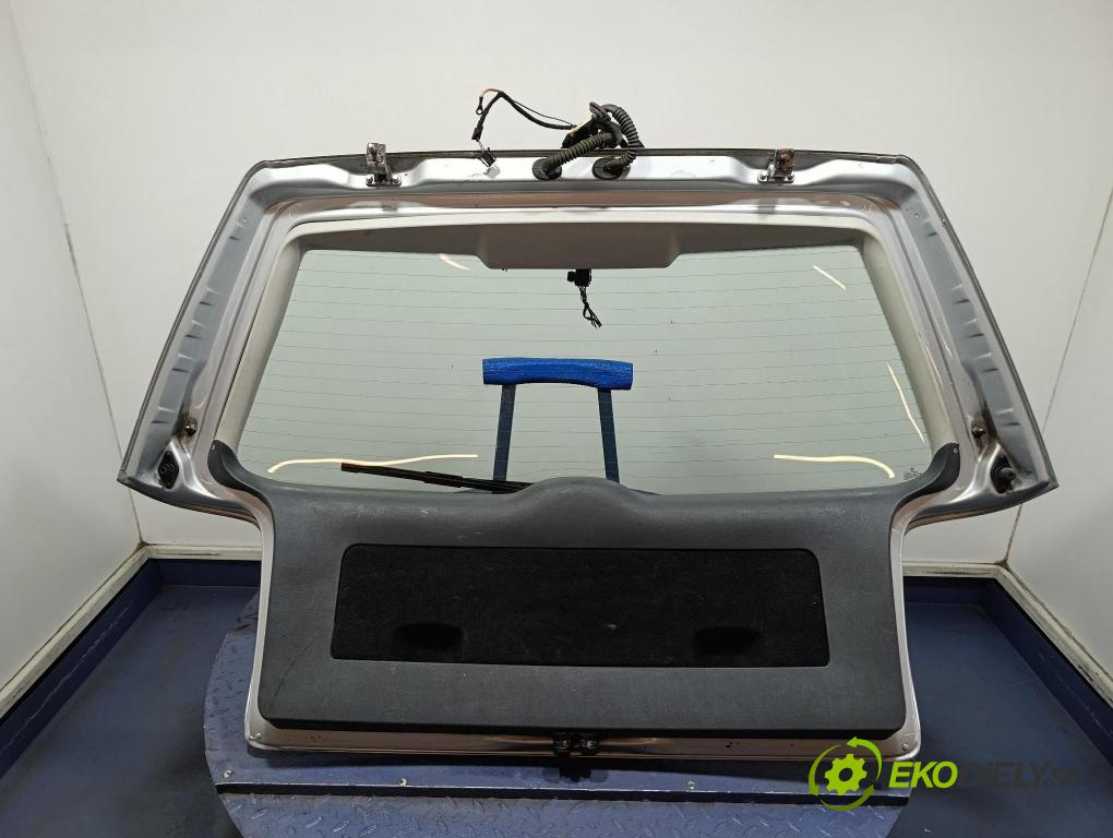 Vw Passat 2005 zadní dveře kufra: kufr 