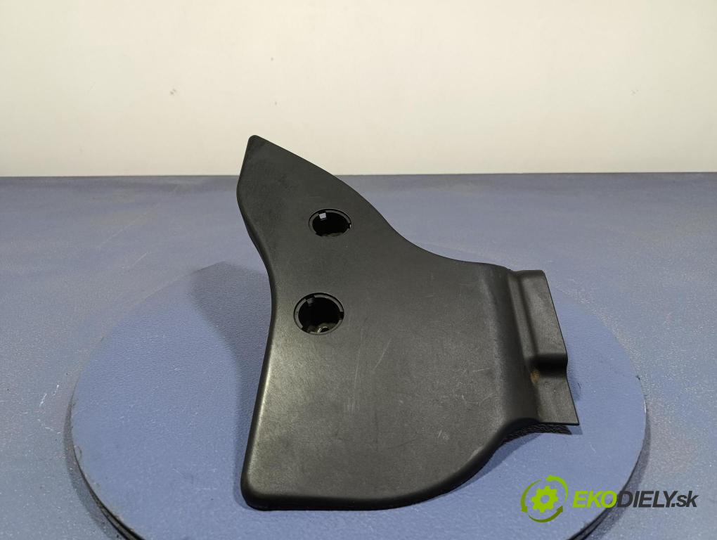 Vw Passat 2005 kryt Motor: 8D0133849A