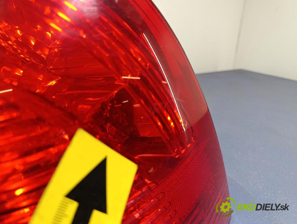 Peugeot 308 2008 svetlo / reflektor zad ľavá Vonkajsia: