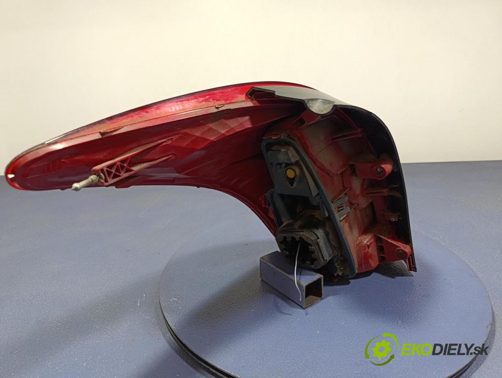 Peugeot 308 2008 svetlo / reflektor zad ľavá Vonkajsia: