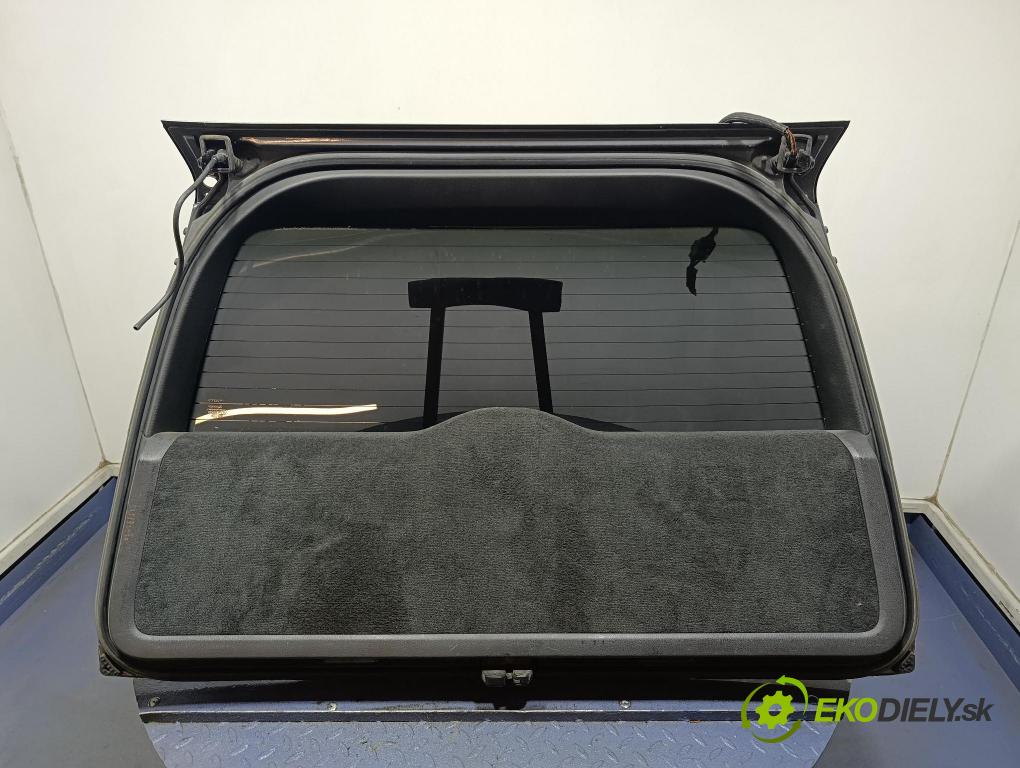 Volvo V70 2004 zadní dveře kufra: kufr 