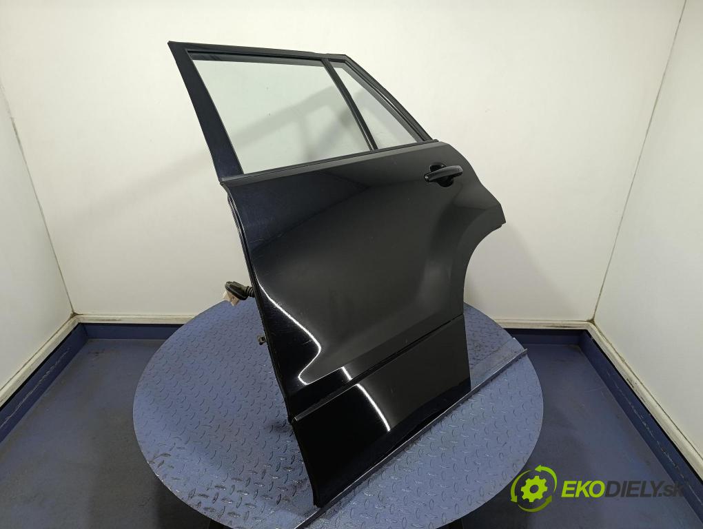 Suzuki Grand vitara 2011 dveře Zad: Vlevo, odjet:
