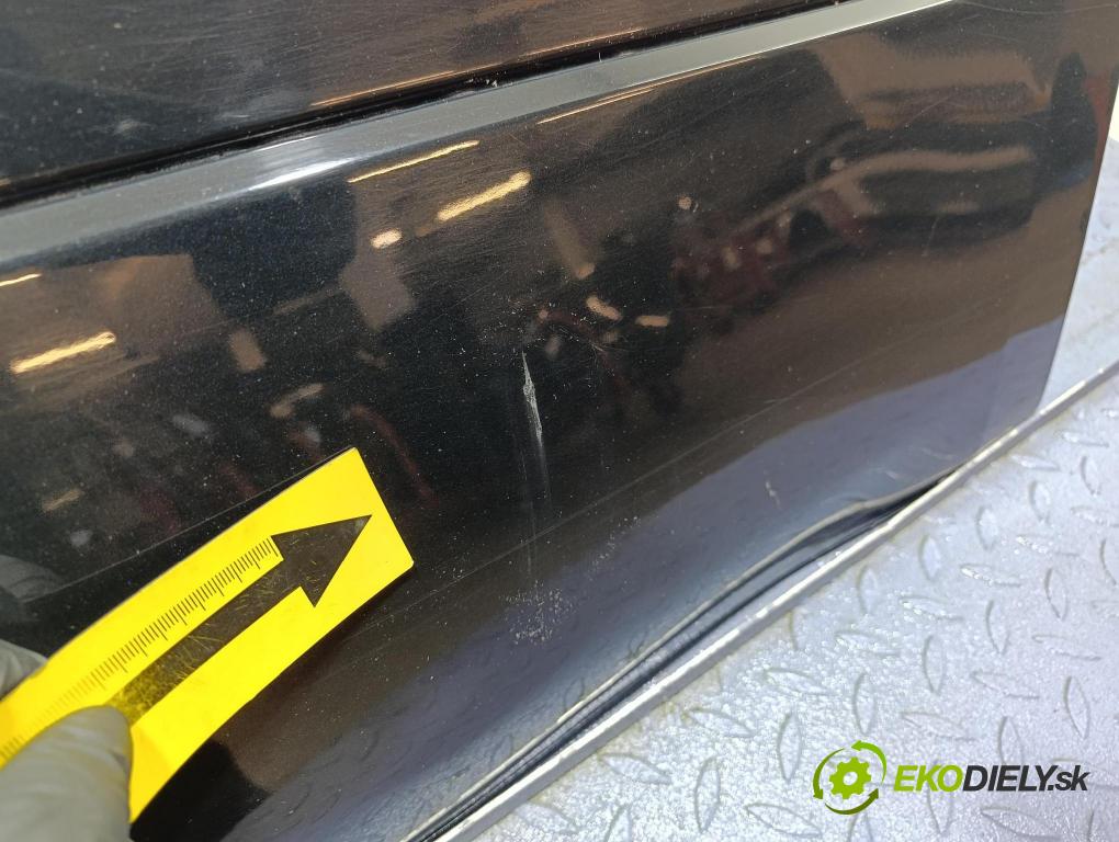 Suzuki Grand vitara 2011 dveře Zad: Vlevo, odjet: