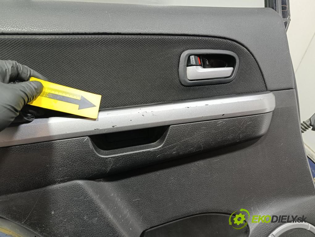 Suzuki Grand vitara 2011 dveře Zad: Vlevo, odjet: 