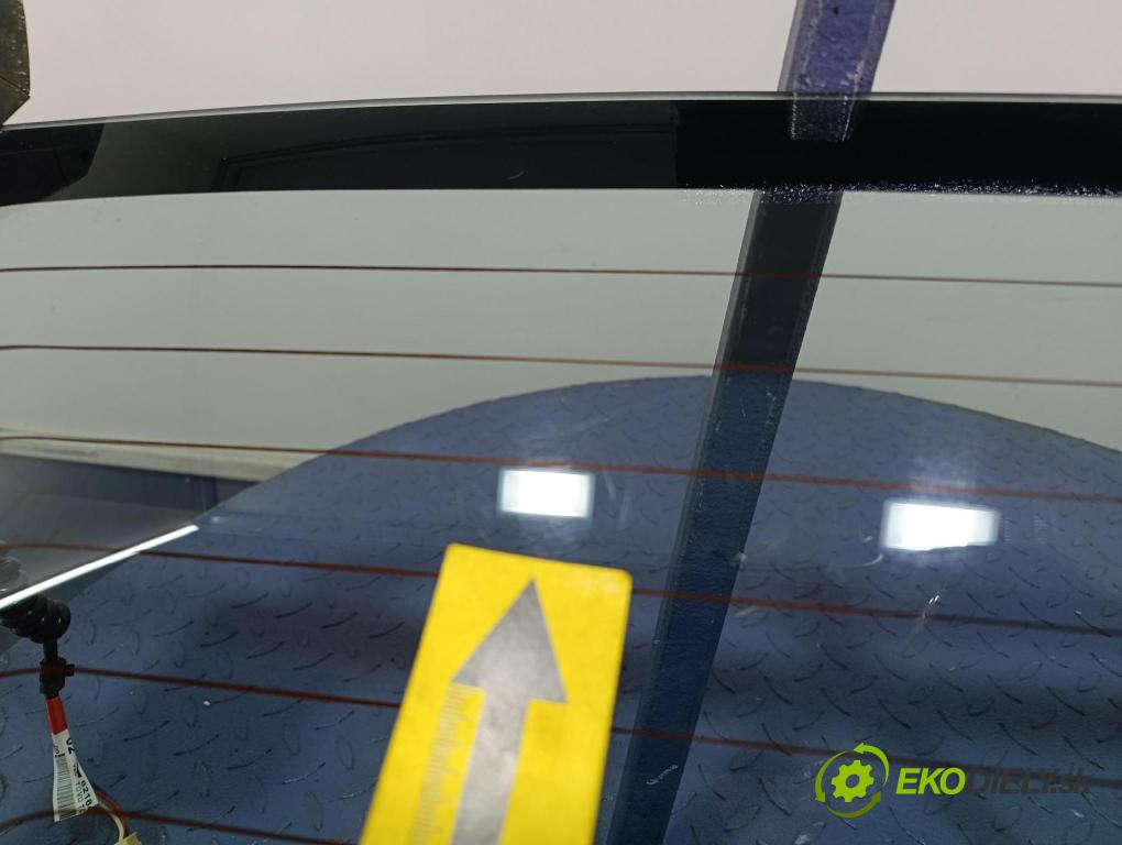 Peugeot 107 2009 zadní dveře kufra: kufr