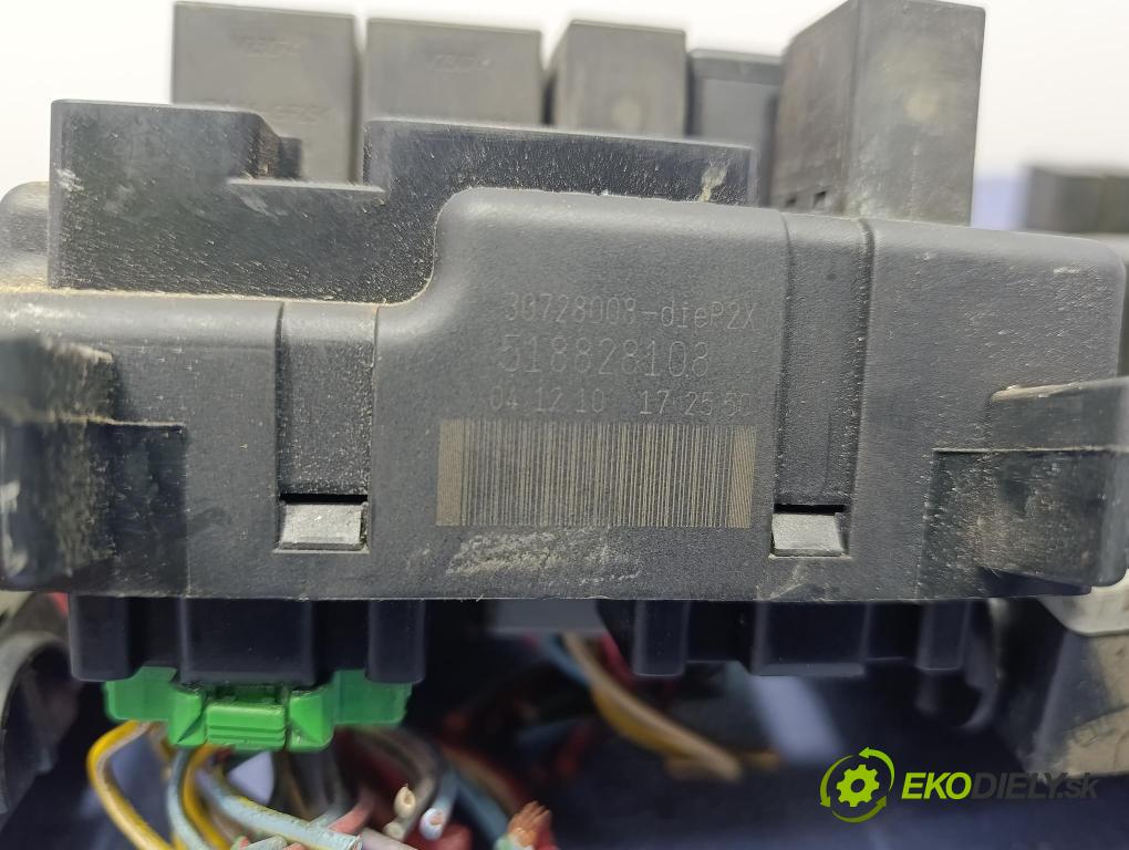 Volvo V70 2004 riadiaca jednotka Motor: 0281011078