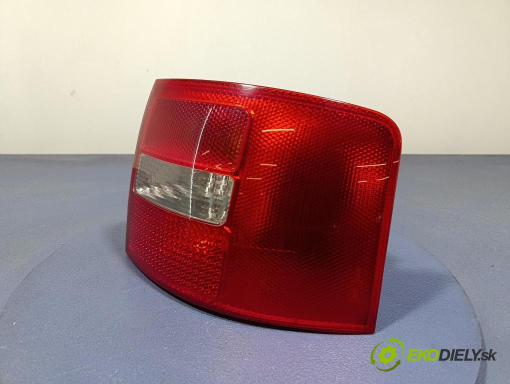 Audi A6 2003 svetlo / reflektor zad Prava: Vonkajsia: 4B9945096F