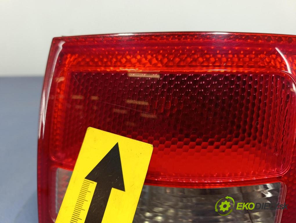 Audi A6 2003 svetlo / reflektor zad Prava: Vonkajsia: 4B9945096F