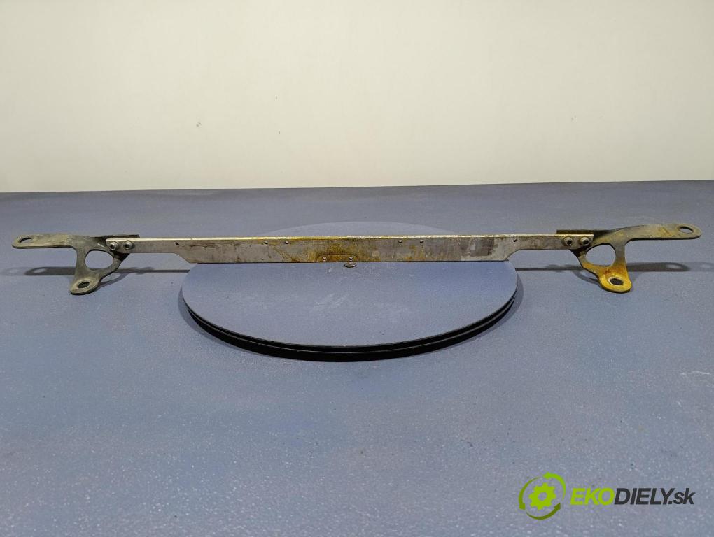 Audi A6 2003 výstuha Predné: / pas predný 4B0805645