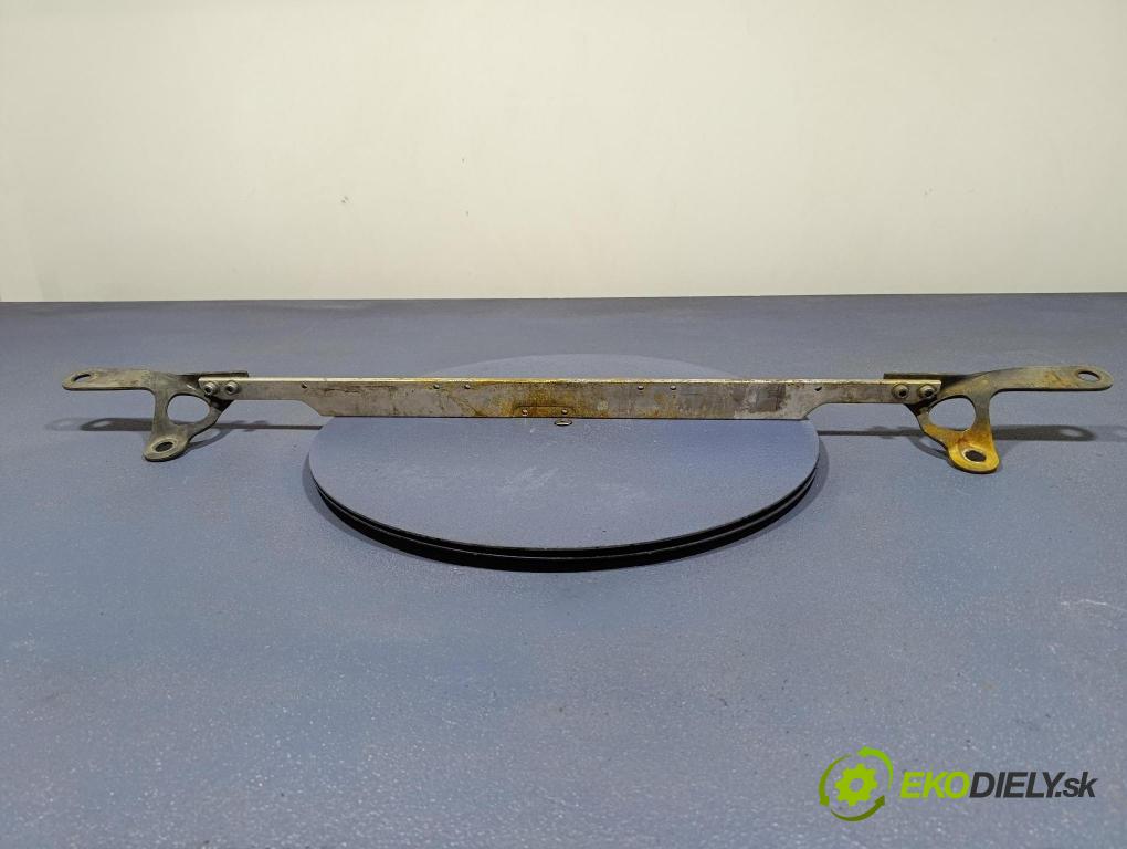 Audi A6 2003 výstuha Predné: / pas predný 4B0805645