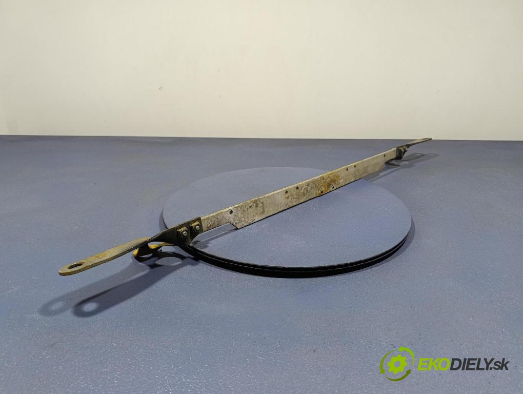 Audi A6 2003 výstuha Predné: / pas predný 4B0805645