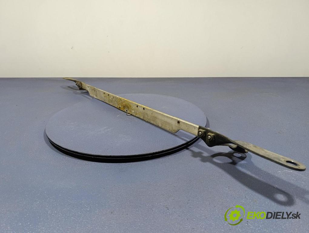 Audi A6 2003 výstuha Predné: / pas predný 4B0805645