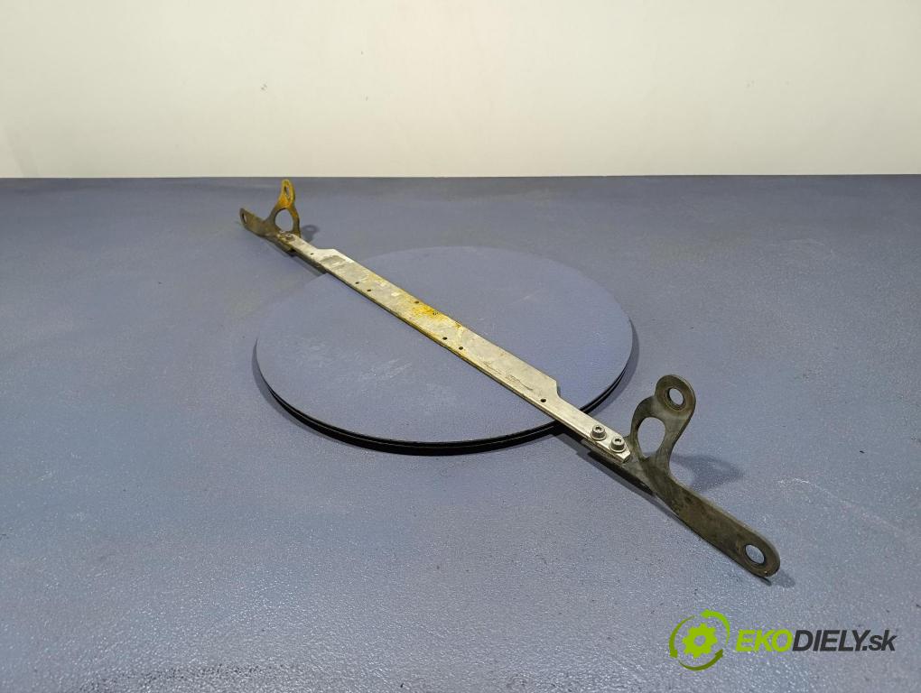 Audi A6 2003 výstuha Predné: / pas predný 4B0805645