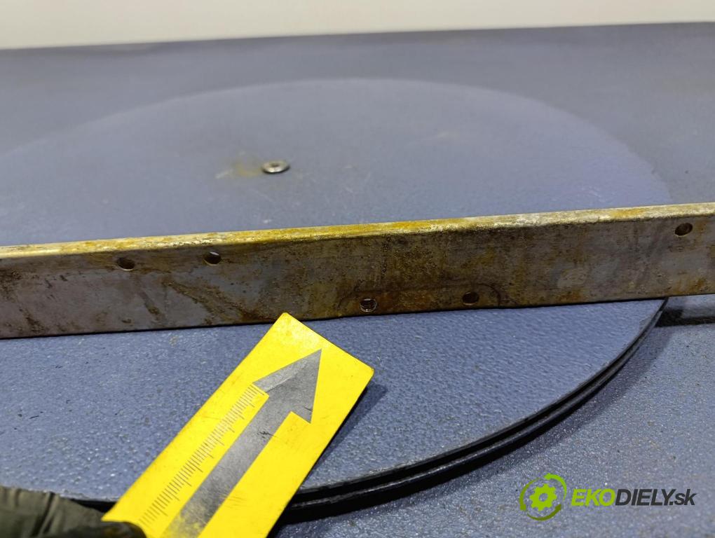 Audi A6 2003 výstuha Predné: / pas predný 4B0805645