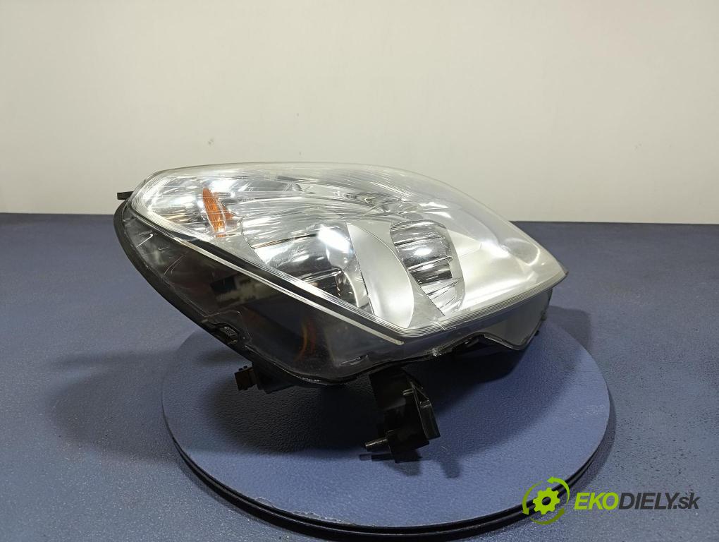 Opel Zafira 2006 Reflektor: v pravo: 442-1149R
