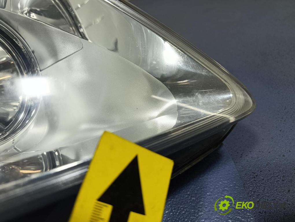 Opel Zafira 2006 Reflektor: v pravo: 442-1149R