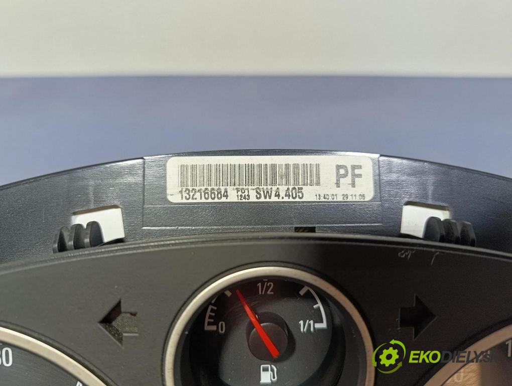 Opel Zafira 2006 řídící jednotka Motor: 55198922
