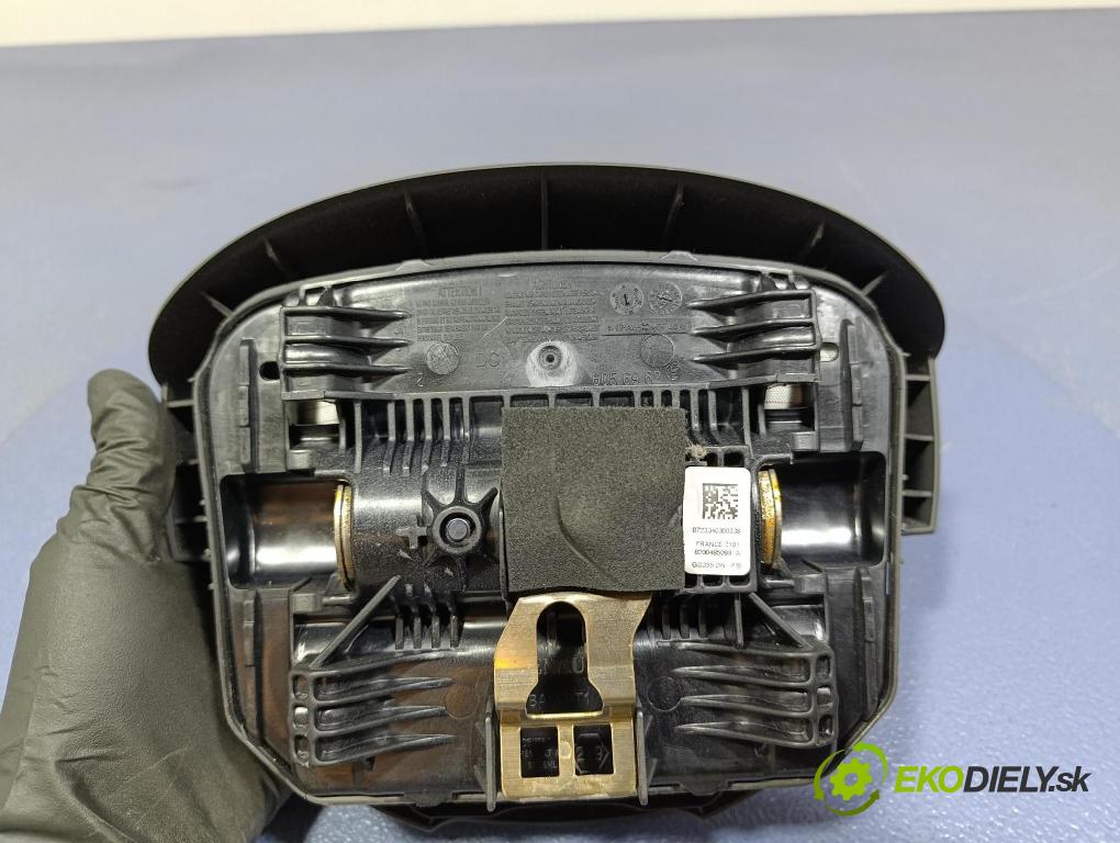 Renault Scenic 2007 volant 8200106306