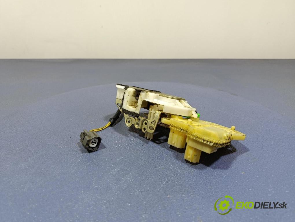 Honda Cr-v 2002 zámek Klapky: kufr