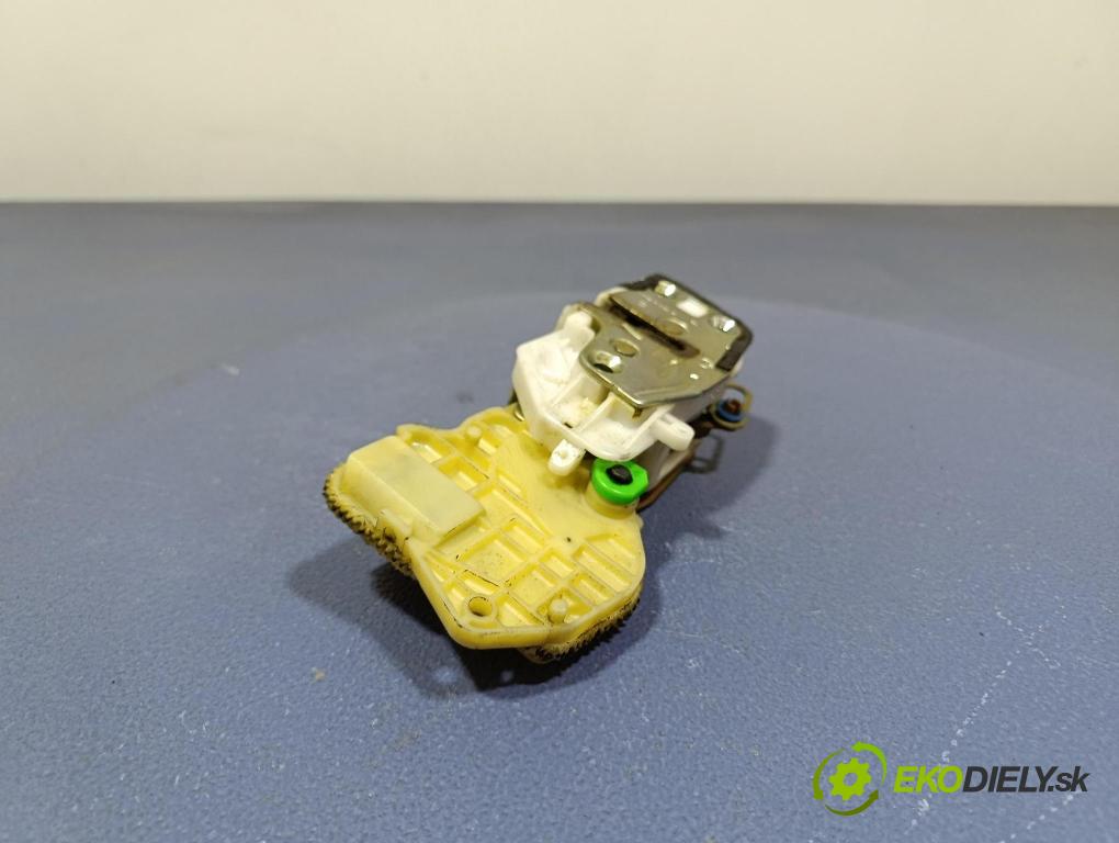 Honda Cr-v 2002 zámek Klapky: kufr
