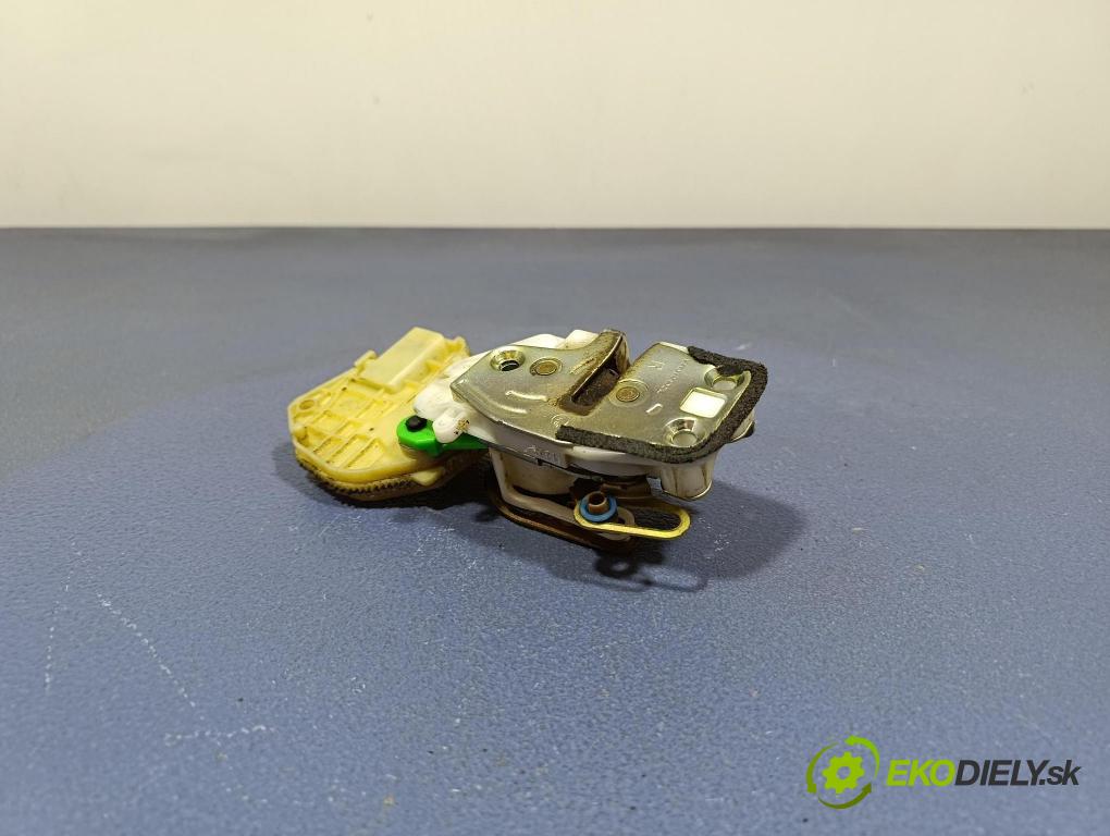 Honda Cr-v 2002 zámek Klapky: kufr