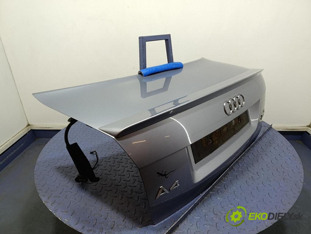 Audi A4 2003 zadní dveře kufra: kufr