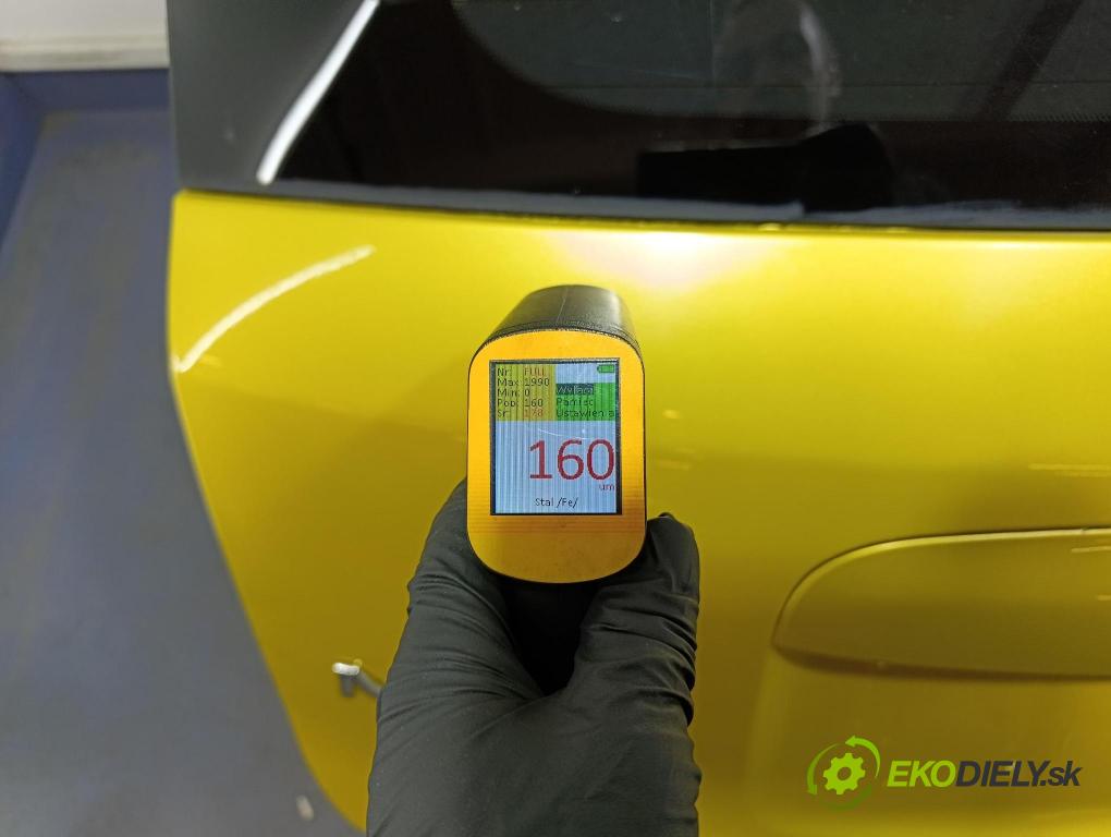 Nissan Note 2006 zadní dveře kufra: kufr