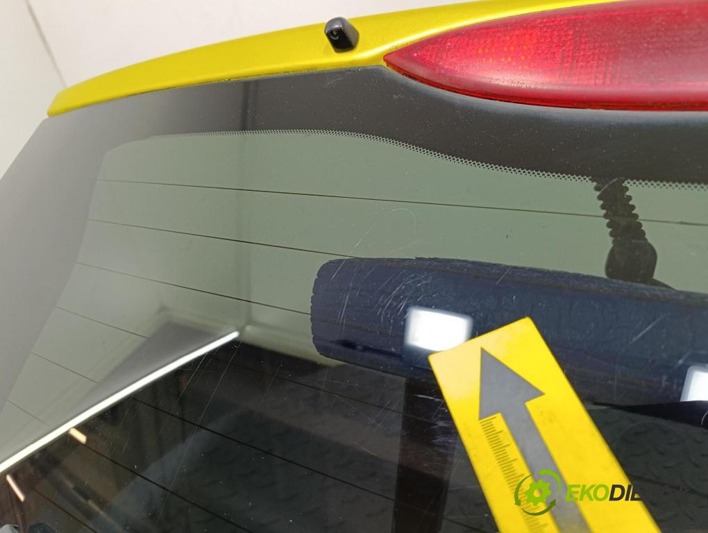 Nissan Note 2006 zadní dveře kufra: kufr