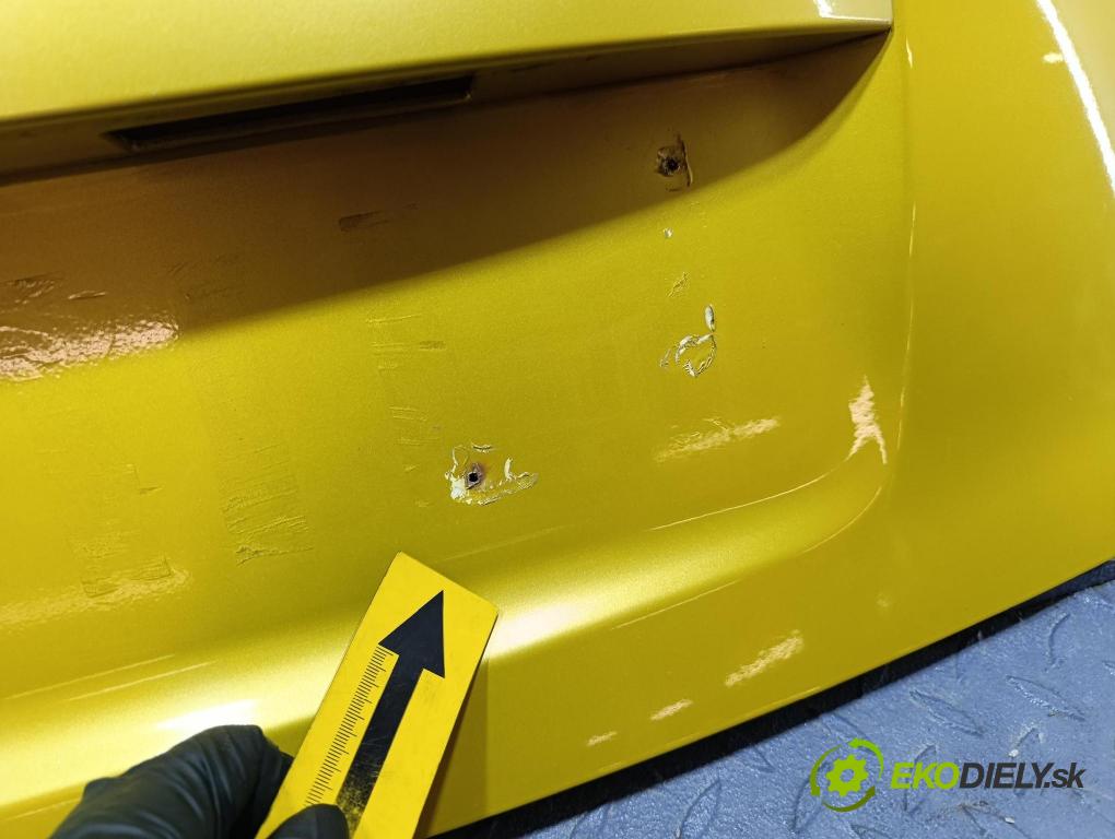 Nissan Note 2006 zadní dveře kufra: kufr