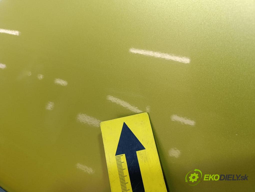 Nissan Note 2006 dvere zad Vľavo: