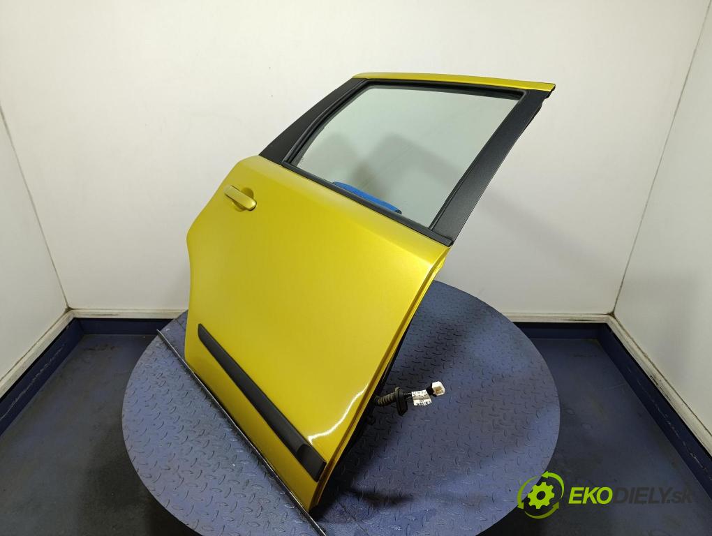 Nissan Note 2006 dvere zad pravé