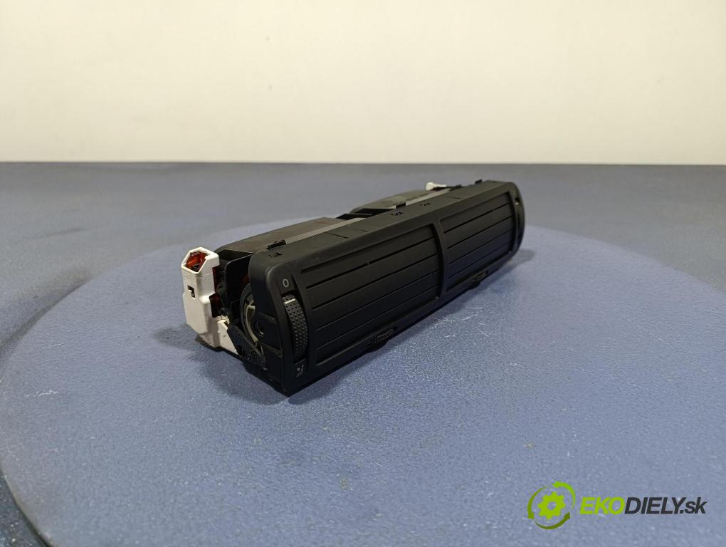 Vw Passat 2002 GRIDS: Prúd vzduchu: Vzduch: 3B0819728D
