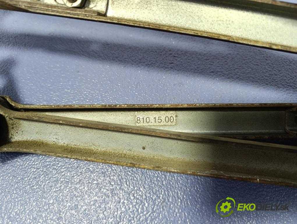 Mercedes Citaro 2010 mechanismus motorek Stěrače: před