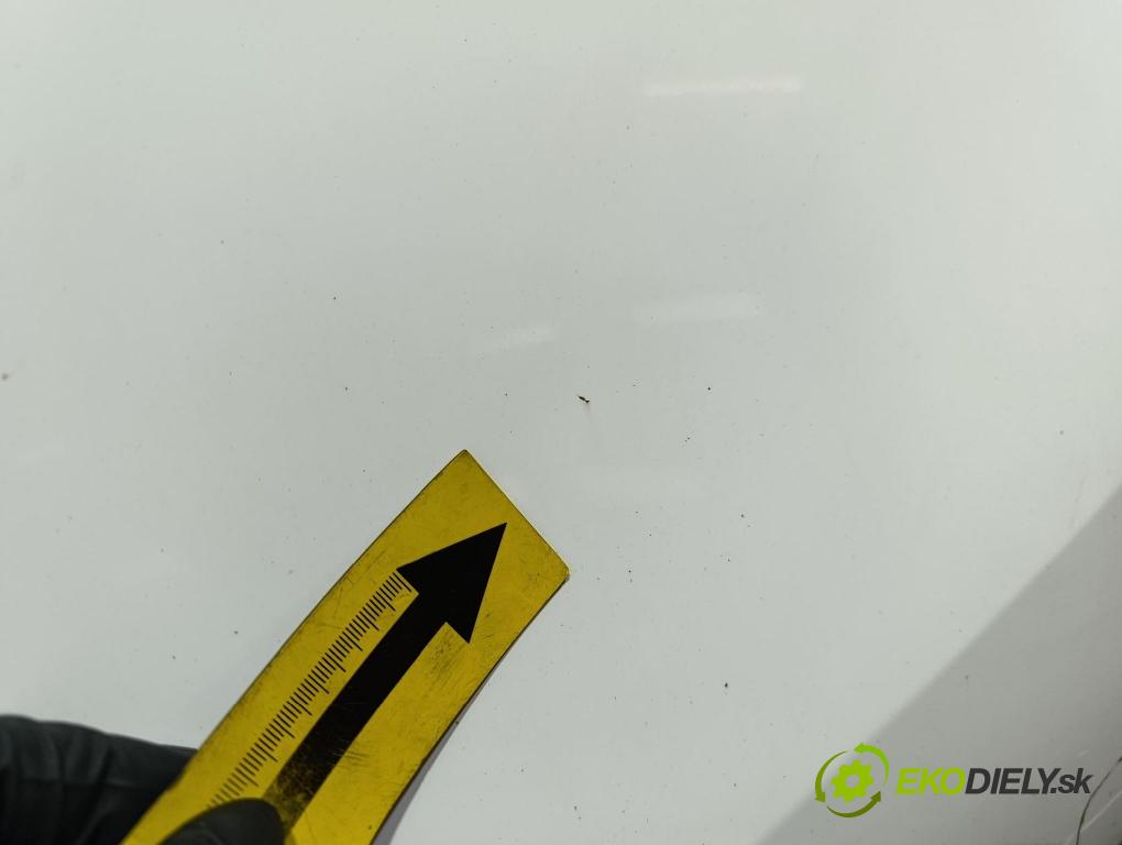 Toyota Verso 2015 dvere zad Vľavo:
