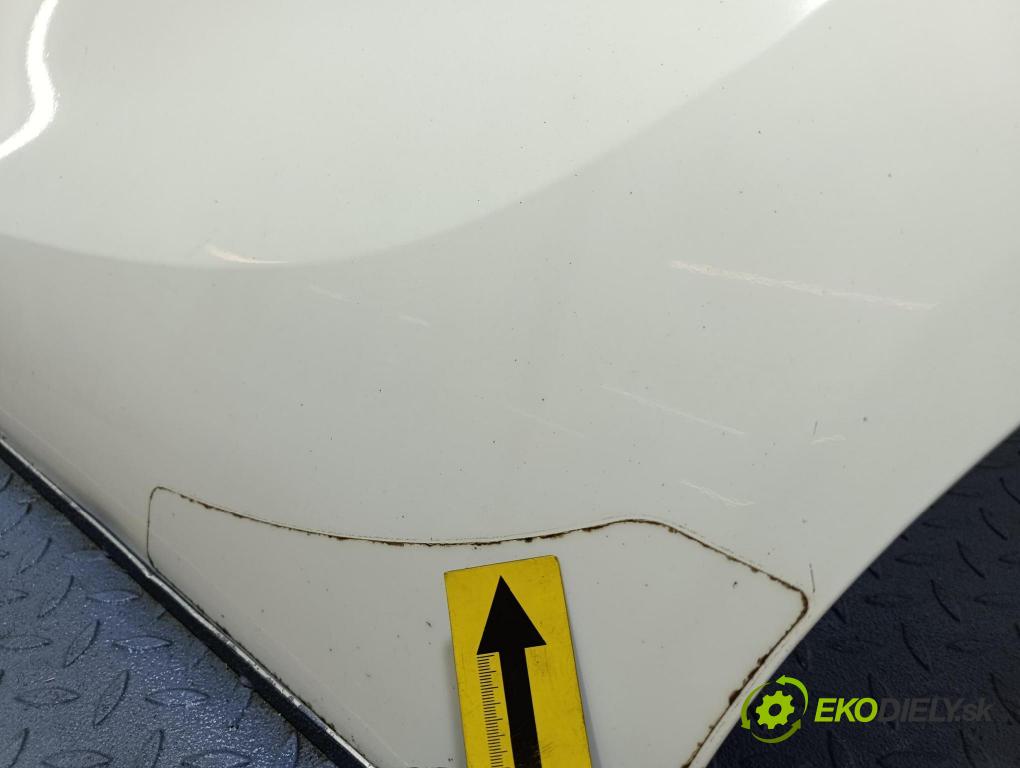 Toyota Verso 2015 dvere zad Vľavo: