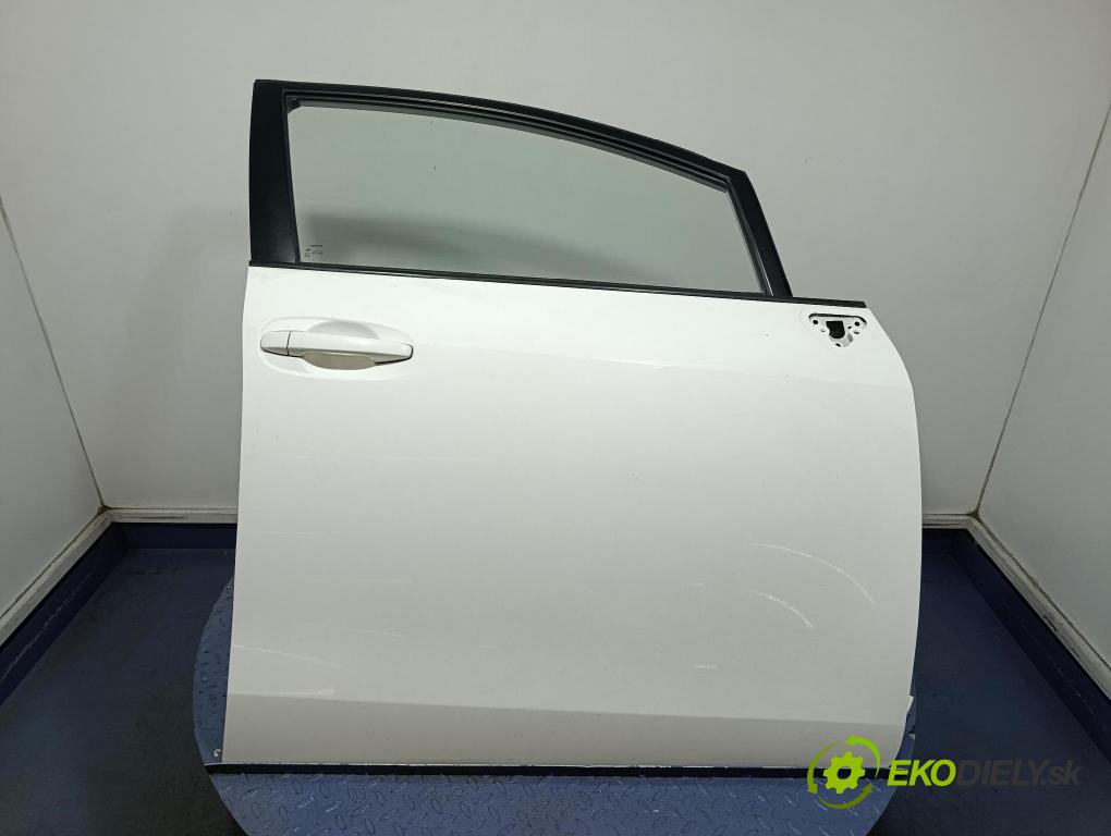 Toyota Verso 2015 dvere Predné pravé