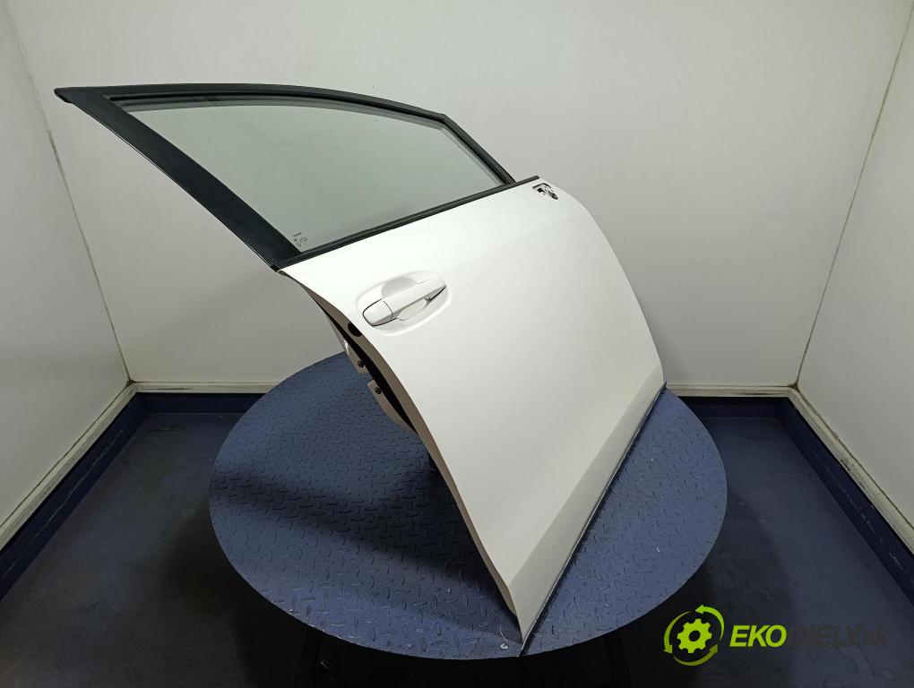 Toyota Verso 2015 dvere Predné pravé