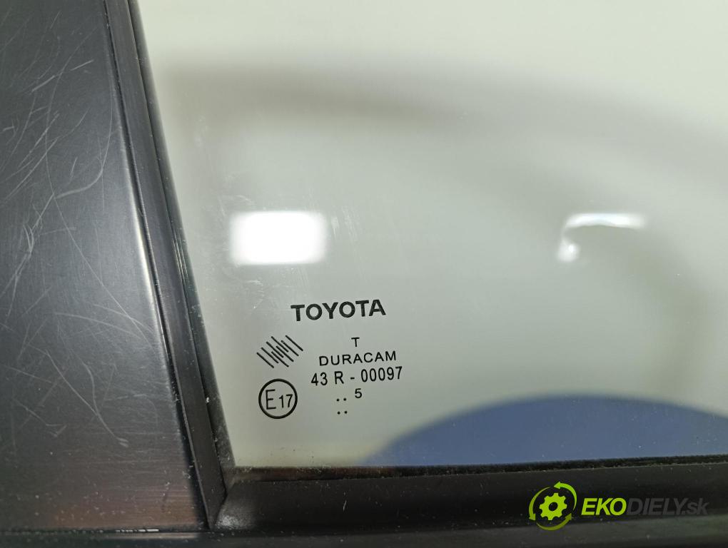Toyota Verso 2015 dvere Predné pravé