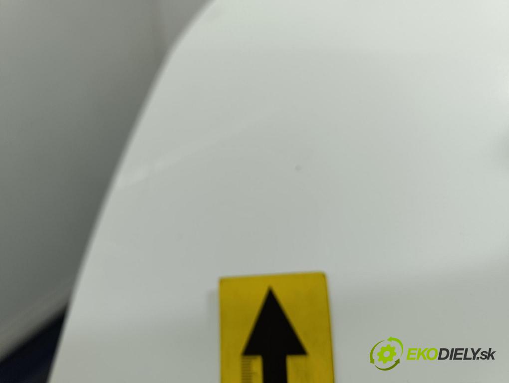 Toyota Verso 2015 dvere Predné Vľavo: