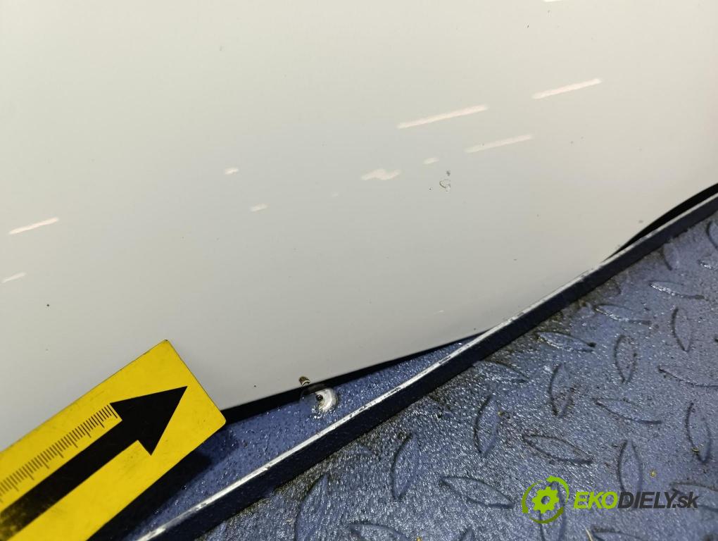 Toyota Verso 2015 kapota přední: