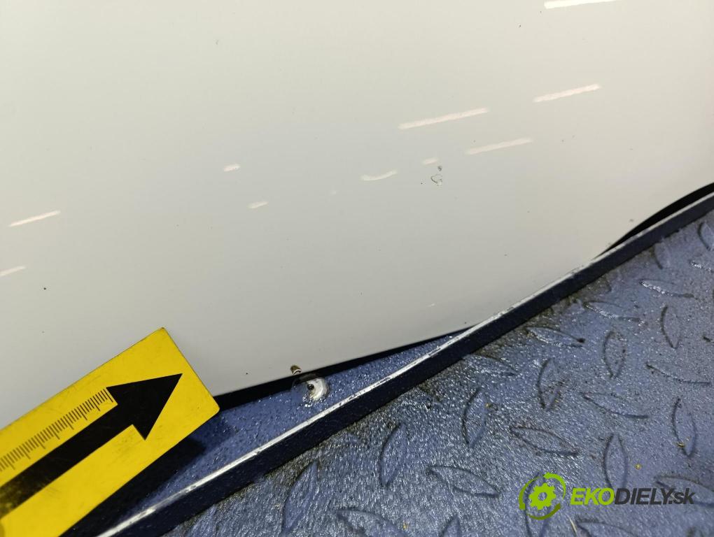 Toyota Verso 2015 kapota přední: