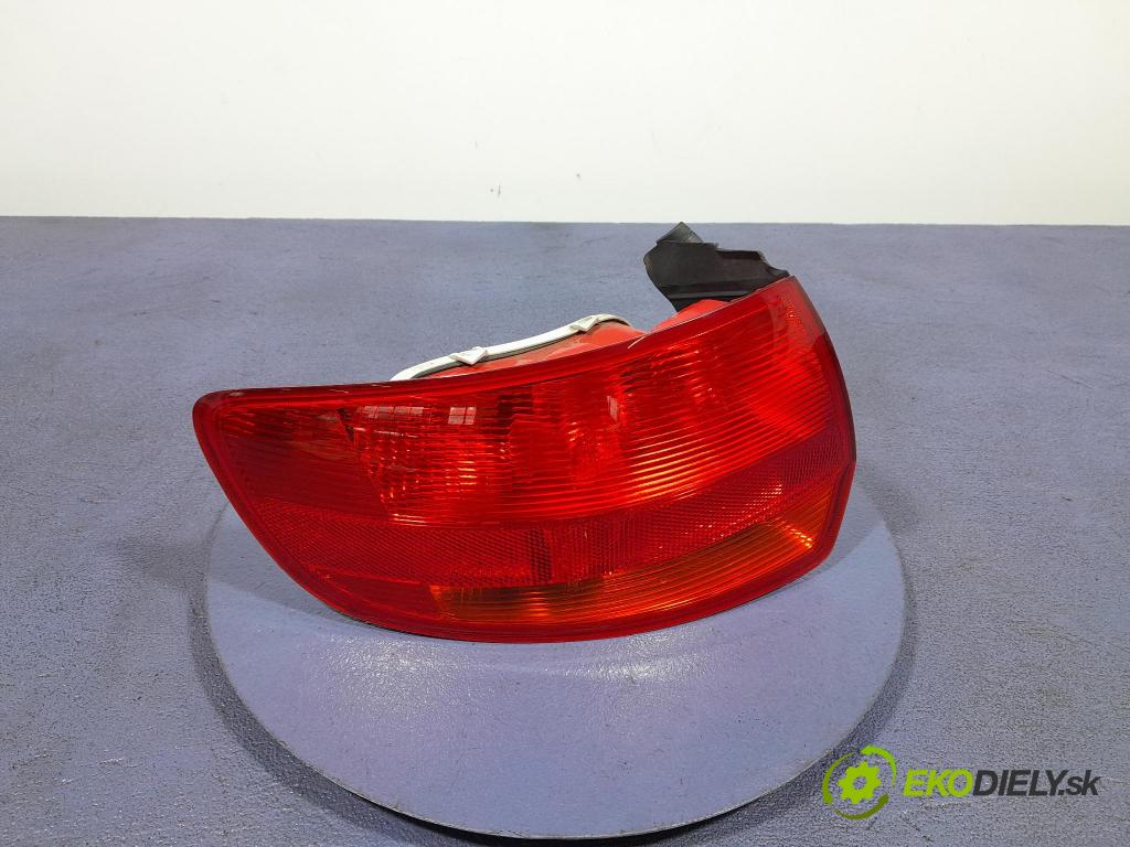 Audi A3 2005 svetlo / reflektor zad ľavá Vonkajsia: 8P4945095C
