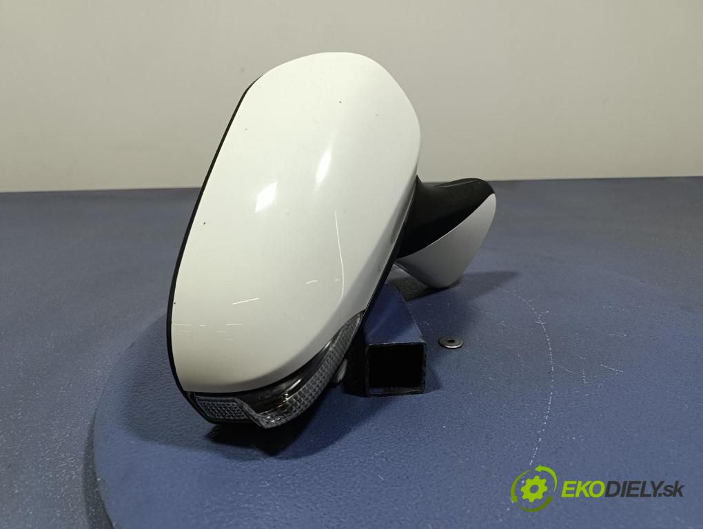 Toyota Verso 2015 zrkadlo pravé