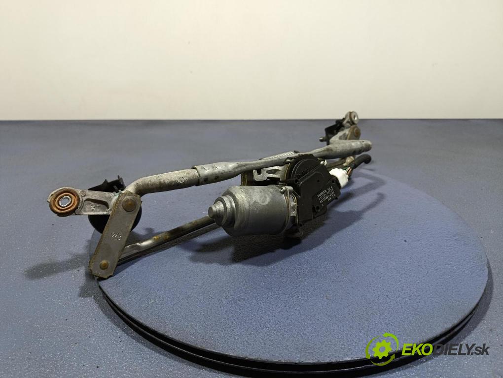 Toyota Verso 2015 mechanizmus motor: Stierače: Predné 85110-0F030
