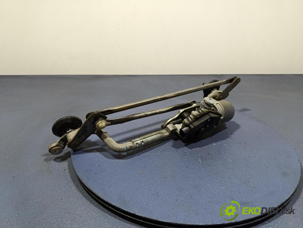 Toyota Verso 2015 mechanizmus motor: Stierače: Predné 85110-0F030