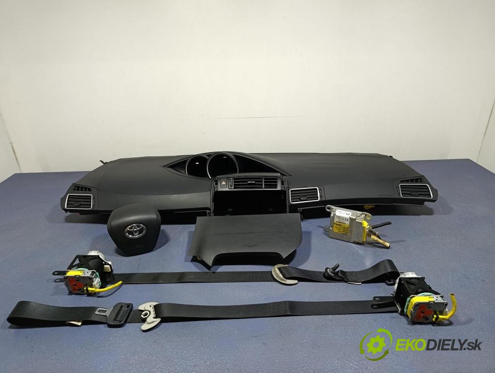Toyota Verso 2015 kokpit,přistrojova deska 55313-0F010