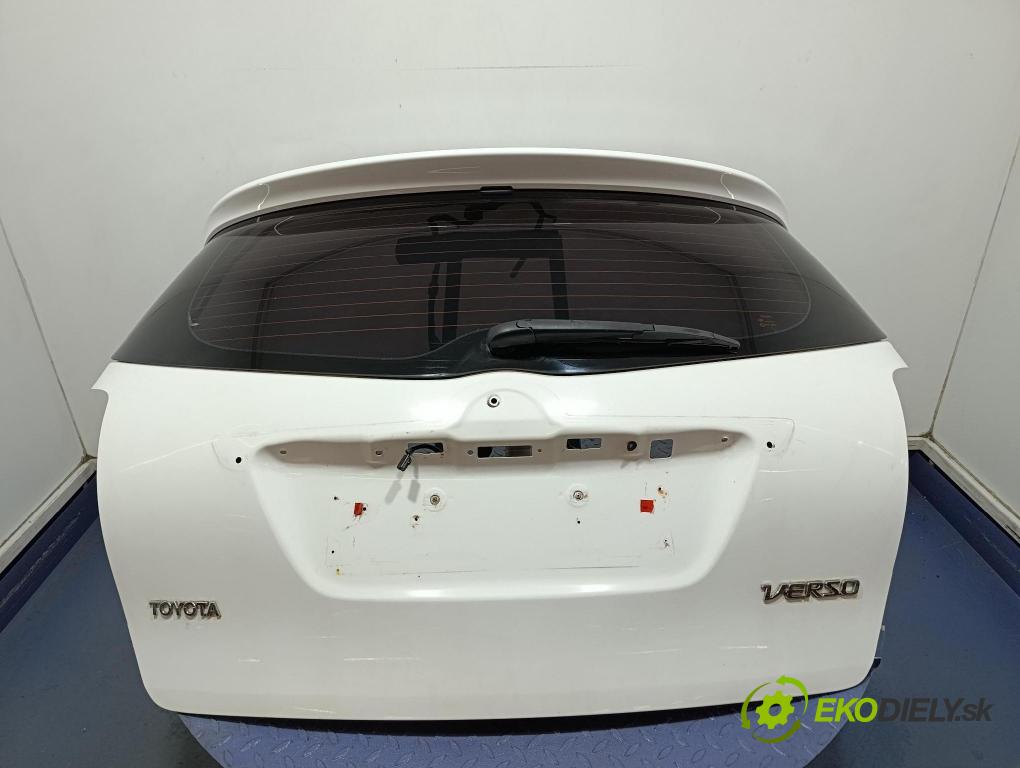 Toyota Verso 2015 zadní dveře kufra: kufr