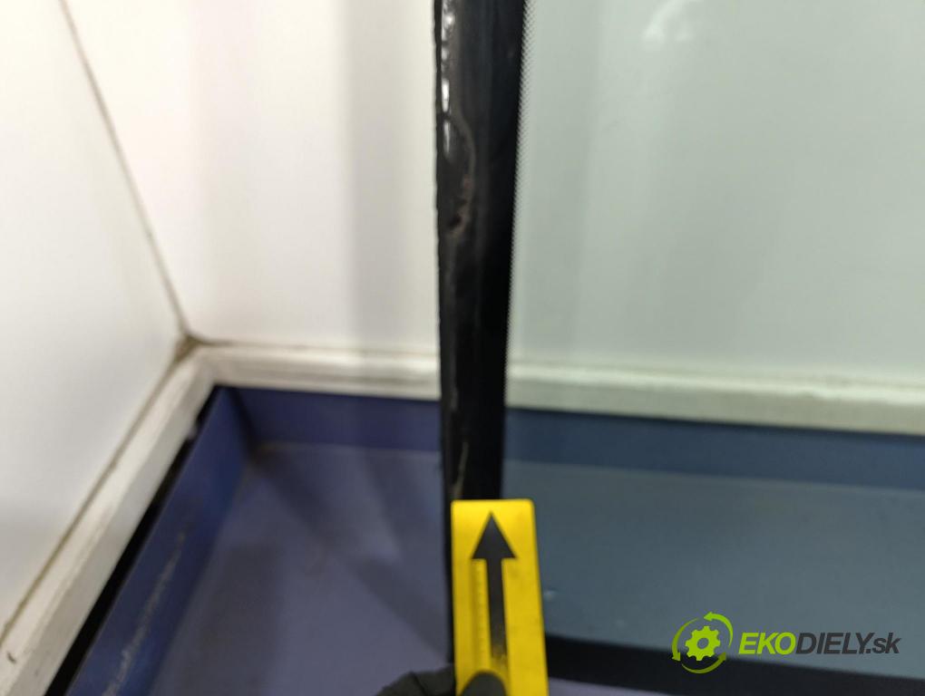 Mercedes Citaro 2010 sklo Čelní přední: