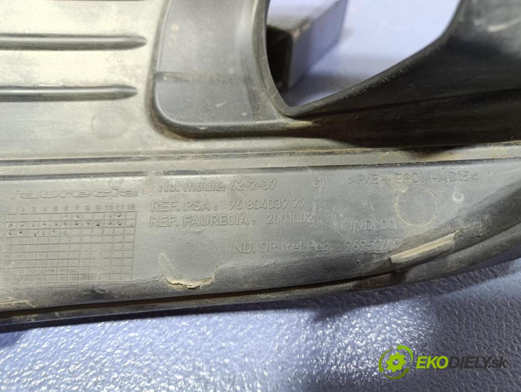 Citroen C4 picasso 2009 lišta narazník 9680403977